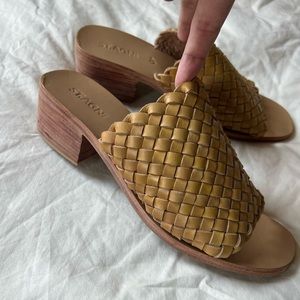 ST AGNI Woven Leather Mules/Slides 40